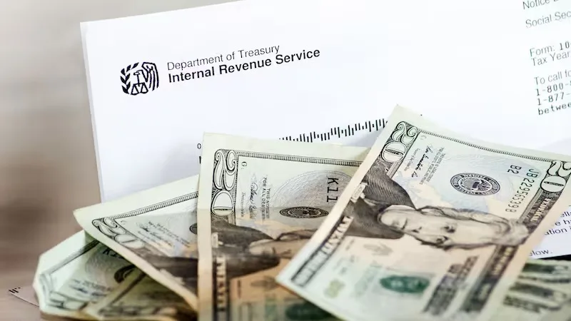 El monto de reembolso que aprobó el IRS para trabajadores de bajos ingresos en 2026