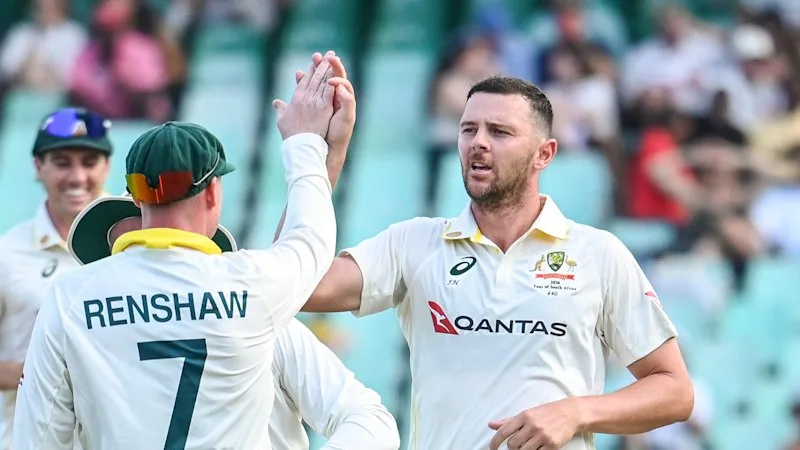 Australia vs South Africa LIVE: Starc strikes as South Africa loses second wicket; ‘Boring’ Renshaw reflects on ton