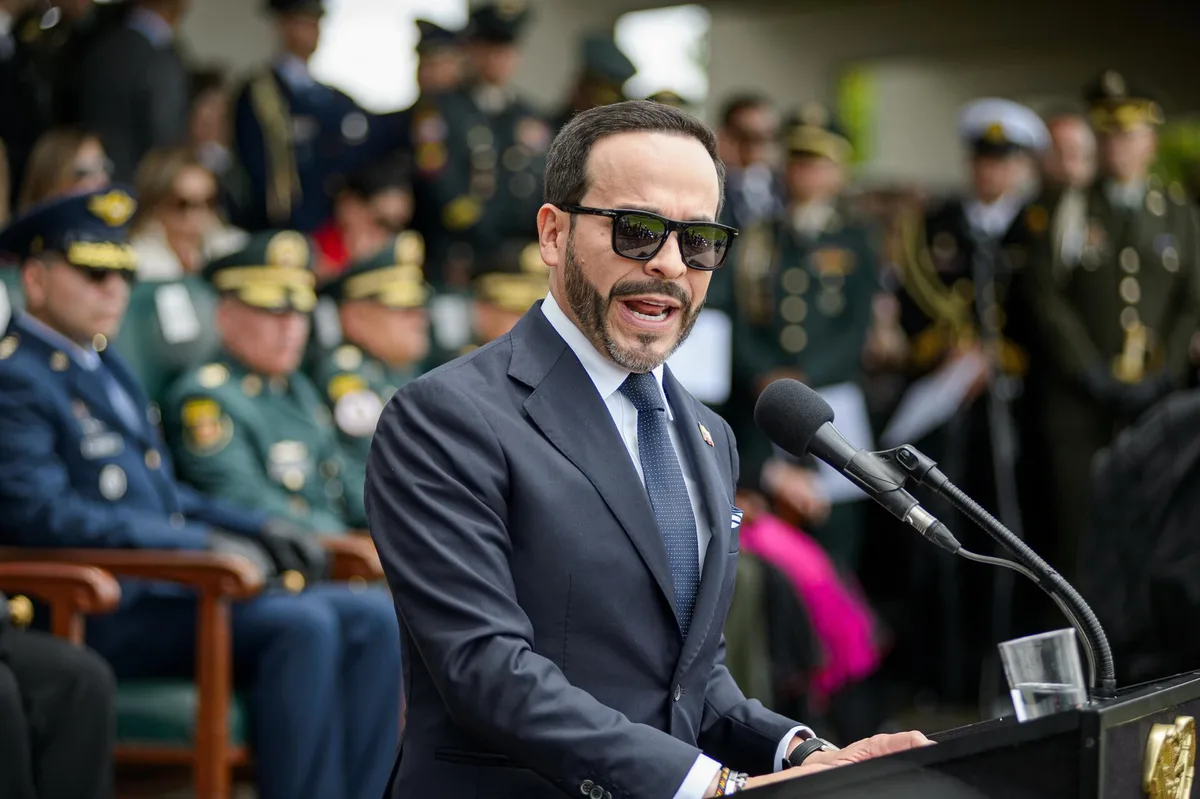 De la Espriella renuncia a su primer sueldo en favor de dos geriátricos afectados por el terremoto
