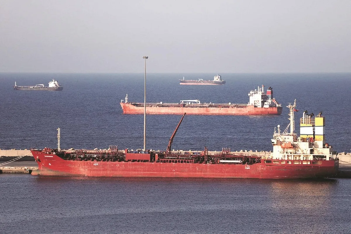 US launches new barrage of strikes on Iran around Strait of Hormuz