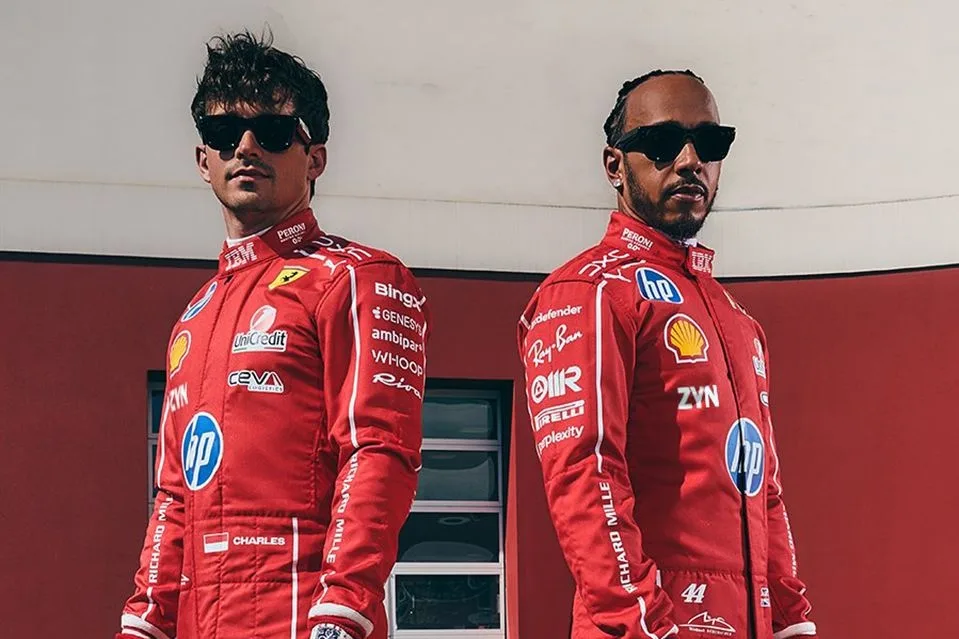 F1: Em homenagem a Schumacher, Ferrari divulga macacões de Hamilton e Leclerc para Monza; veja fotos