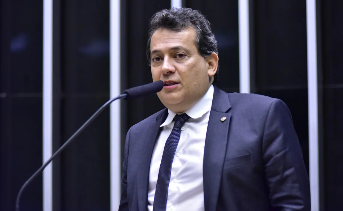 Quem é Ricardo Abrão, deputado alvo de operação da PF por suspeita de compra de votos