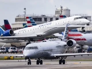 Avions : des centaines de vols annulés aux États-Unis en raison d’une panne