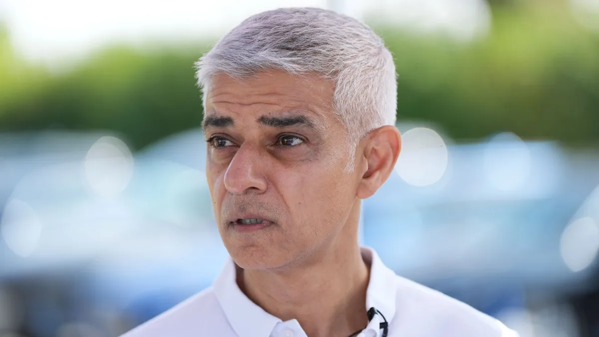 Sadiq Khan's car tax conviction withdrawn after mayor targeted by 'scam'