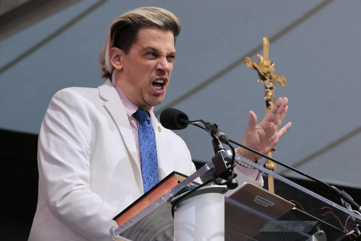 Anti-immigrant provocateur Milo Yiannopoulos deported by ICE after arrest in New Orleans
