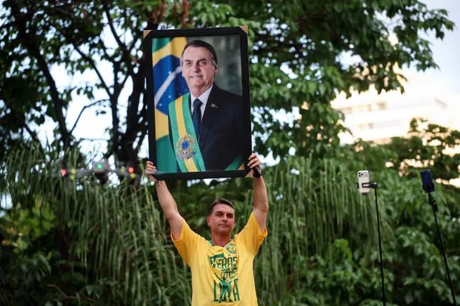 La famille Bolsonaro, un clan “agité par les scandales et les tensions”