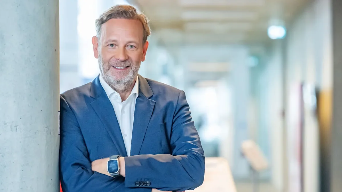 Börsen-Experte erklärt - So investieren Sie 100, 1.000 oder 10.000 Euro