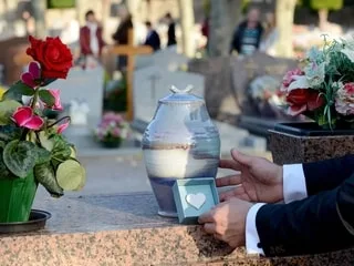 APPEL A TÉMOIGNAGES. Crémation d’un défunt : qu’avez-vous décidé de faire des cendres ?