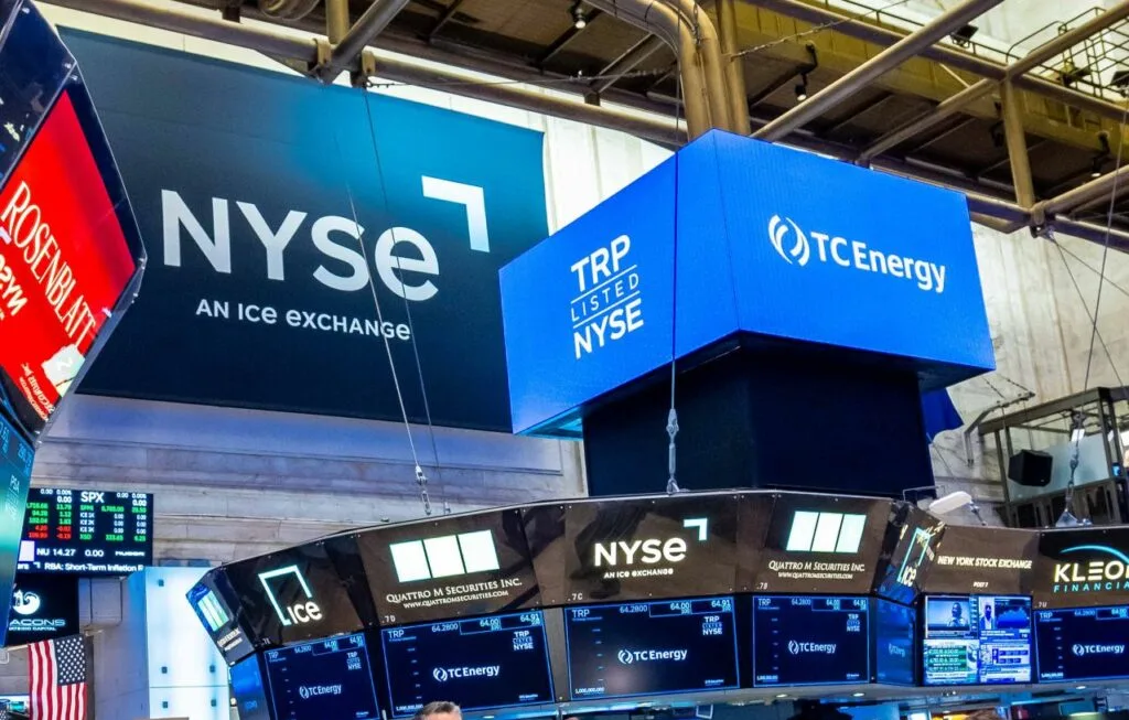 Wall Street abre em alta com Trump a sinalizar fim do conflito com o Irão