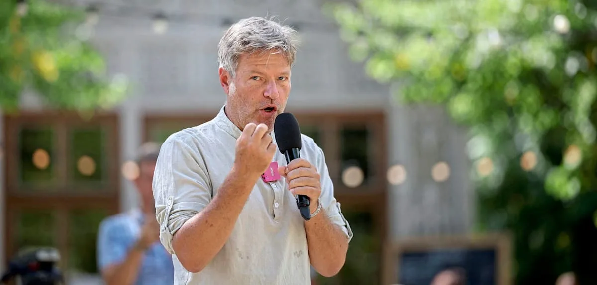 Jetzt greift Robert „The Hottest“ Habeck in den grünen Anti-AfD-Wahlkampf ein