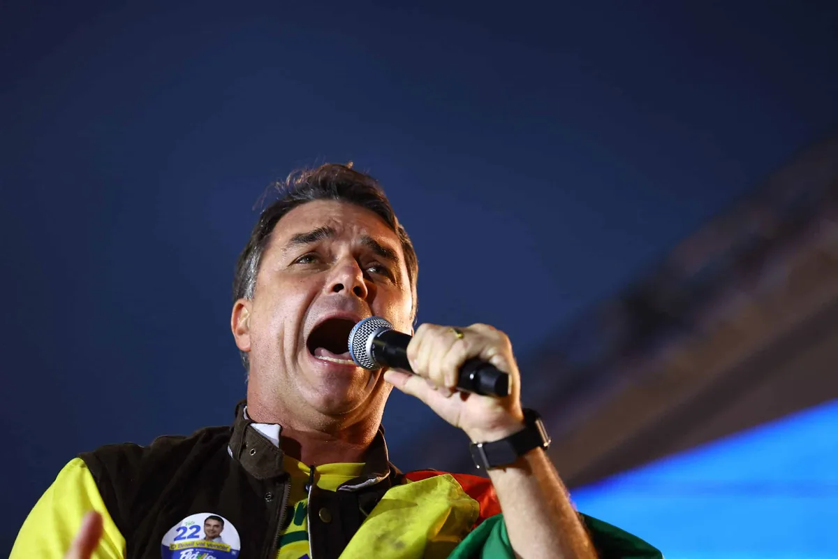 Debate na Band: proposta de Flávio Bolsonaro para o SUS já existe