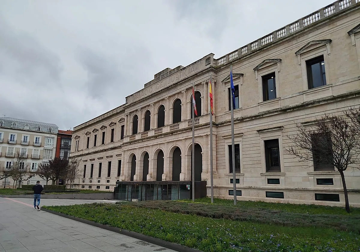 Pacta una pena por agredir sexualmente a una mujer que empezaba a trabajar en su hostal y se masturba sobre ella
