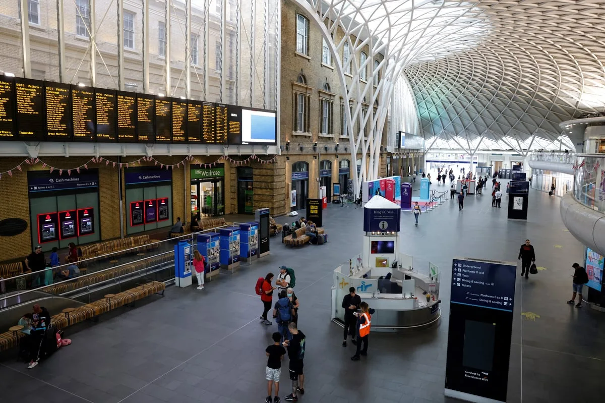 London travel news LIVE: Major rail disruption through capital after person hit by train