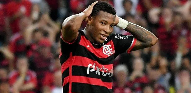 Com retorno de Plata, Flamengo estoura limite de estrangeiros no Brasileiro