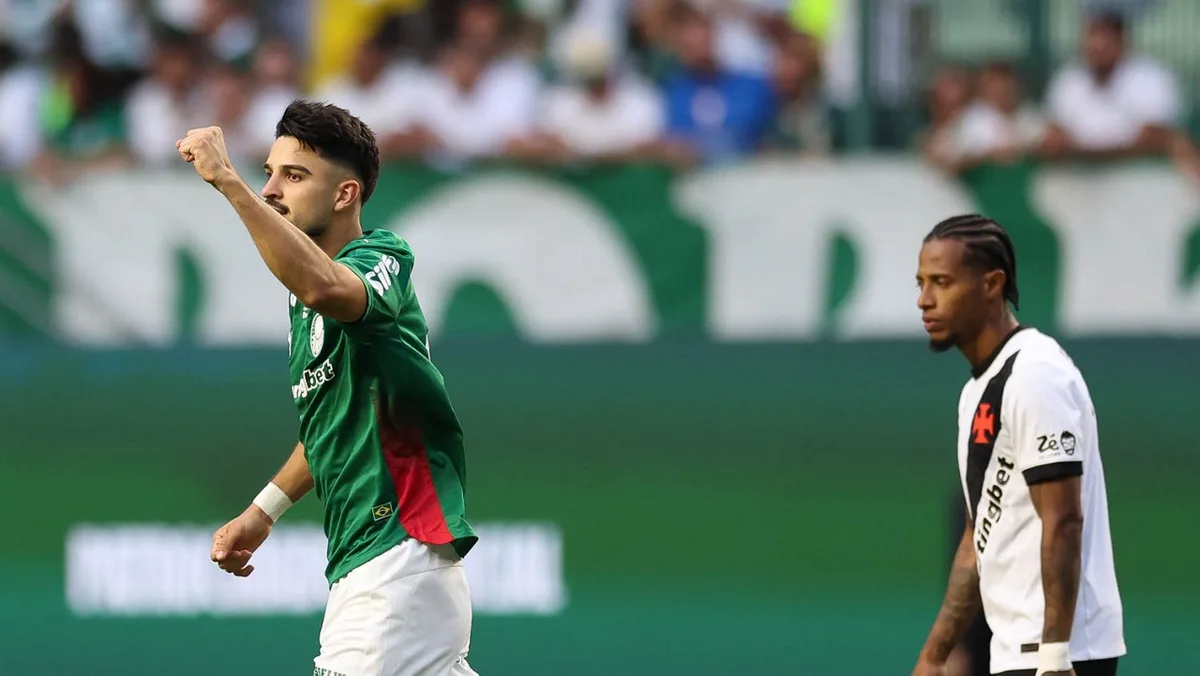Palmeiras goleia Vasco e abre seis pontos na liderança