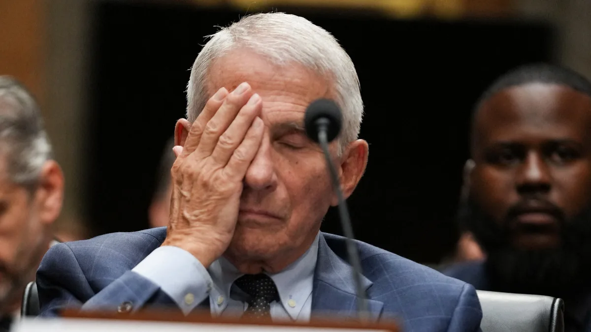 Exasesor de Anthony Fauci se declara culpable de ocultar documentos sobre el laboratorio de Wuhan