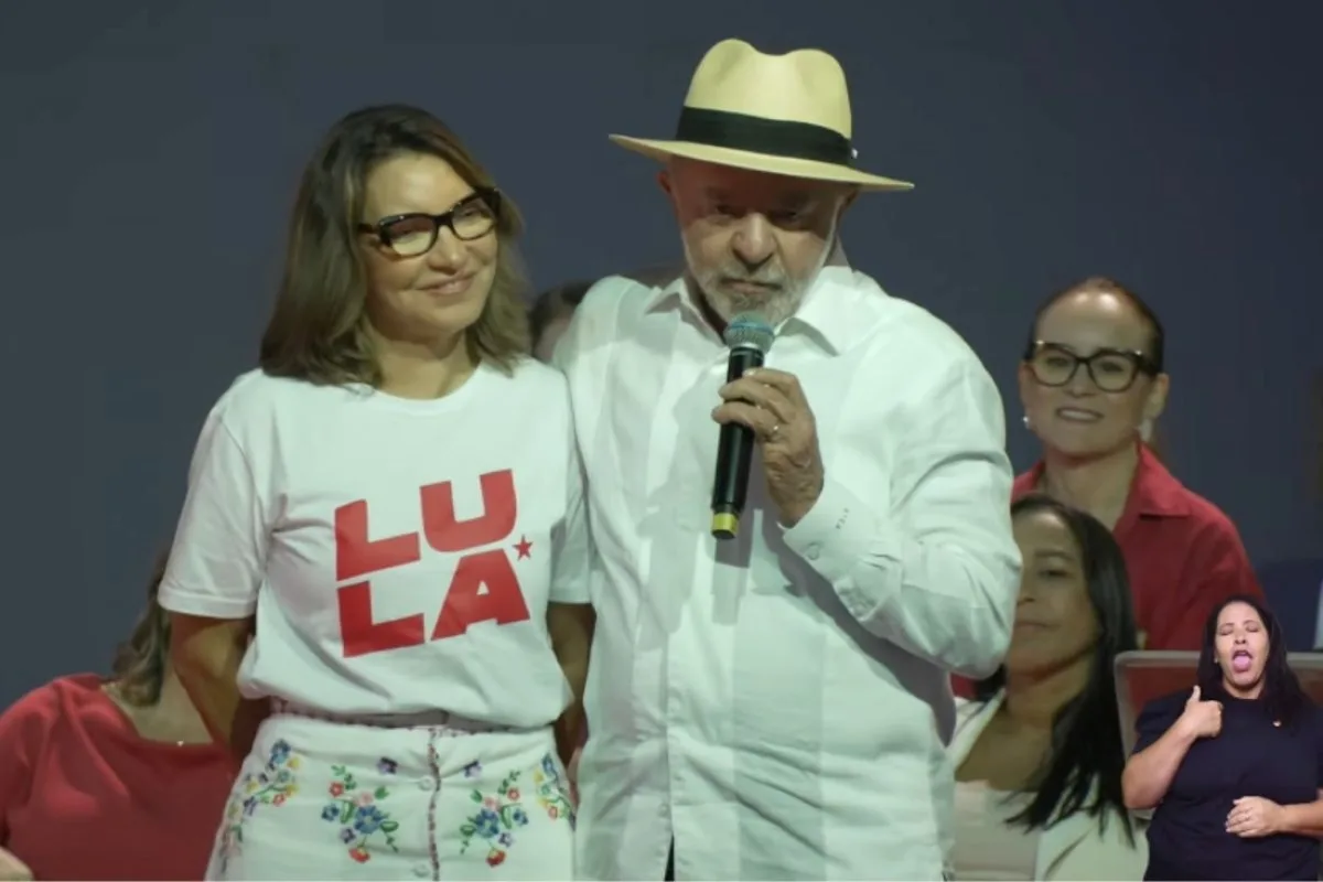 Lula comete gafe durante evento e confunde Janja com a ex-mulher Marisa