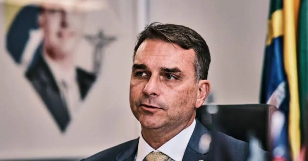 Flávio Bolsonaro responsabilizó a Lula por los aranceles impuestos de Estados Unidos
