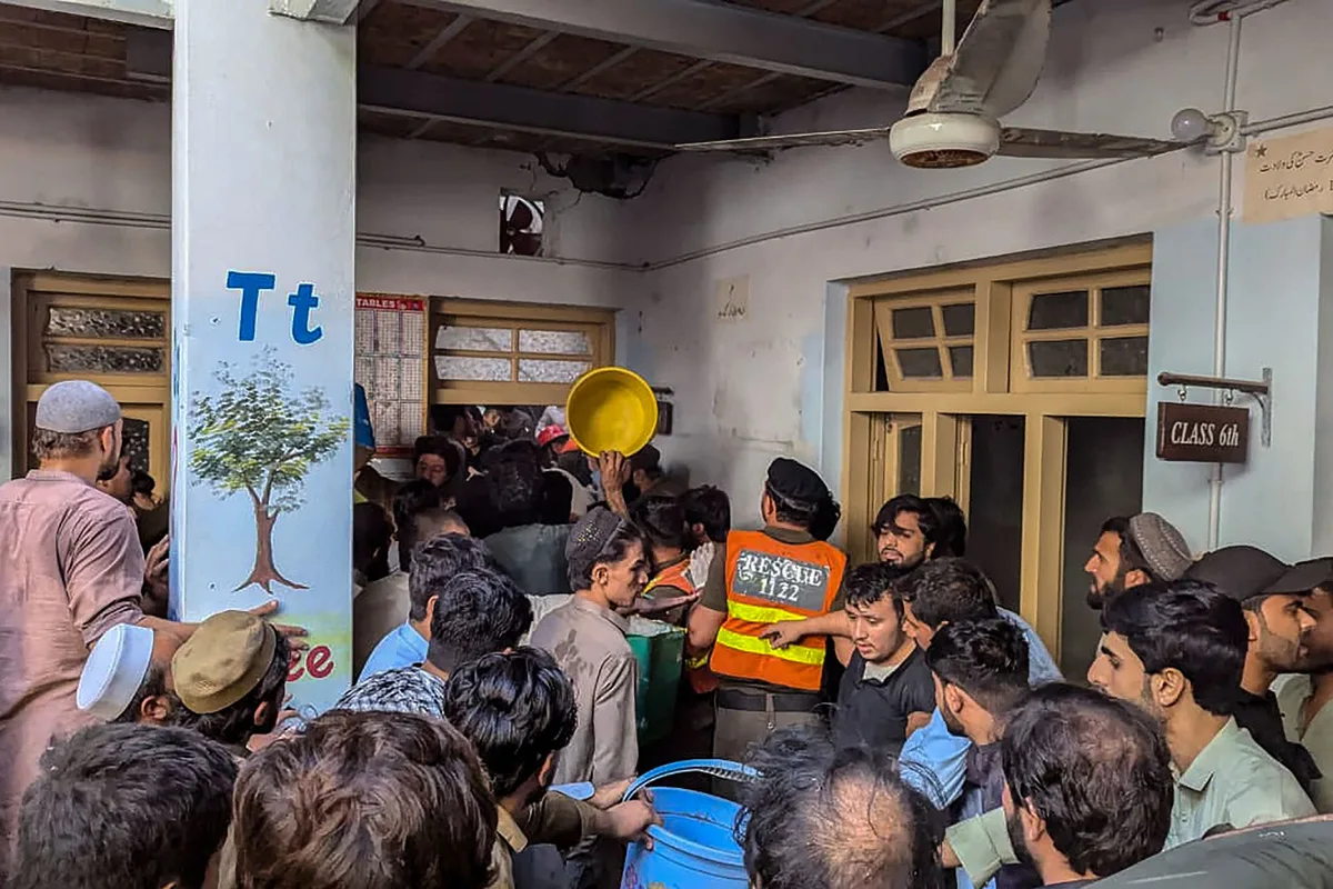 Al menos 27 niños y una profesora muertos tras el derrumbe del techo de una escuela en Pakistán