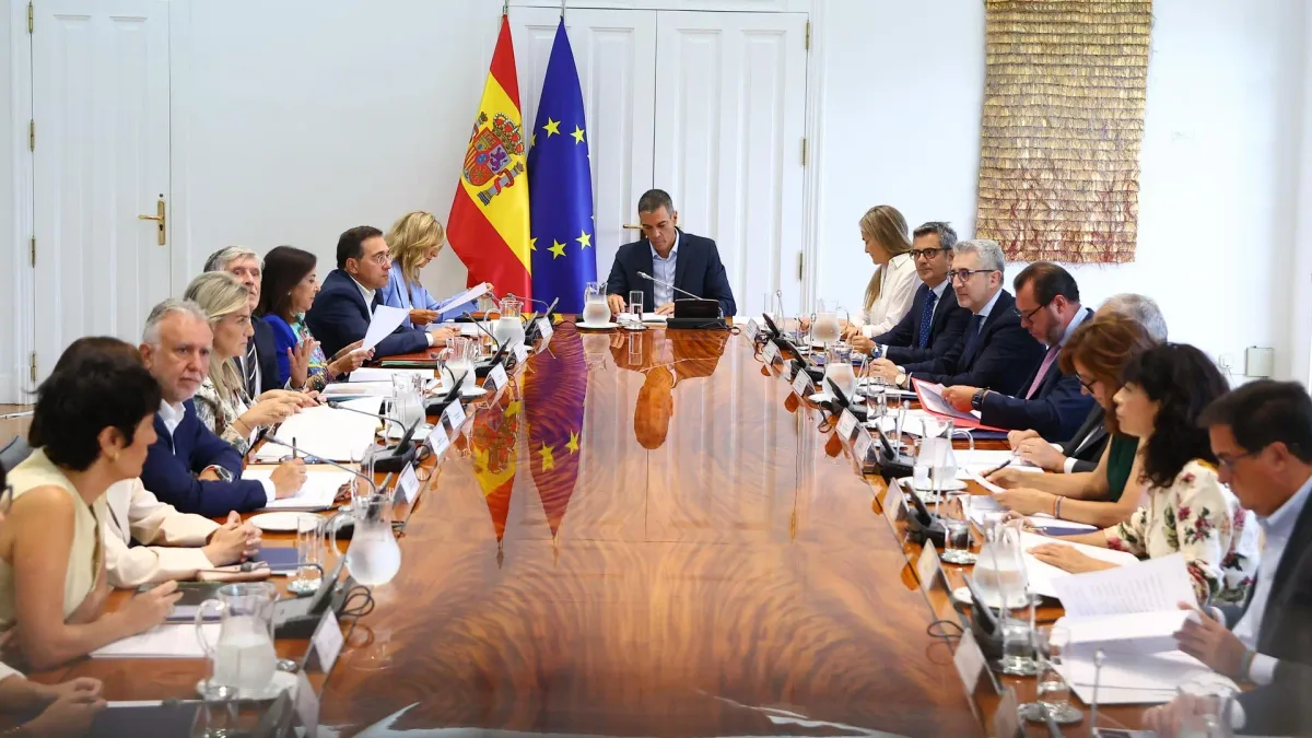 El Gobierno se reúne para declarar la situación de interés para la seguridad nacional en Ceuta