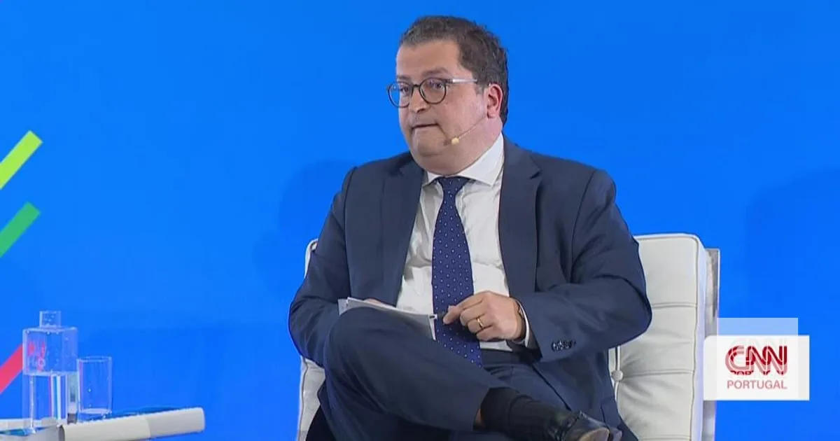 "Não me parece que a Comissão Europeia esteja muito preocupada com um país que está a reduzir a dívida pública e tem superavits"