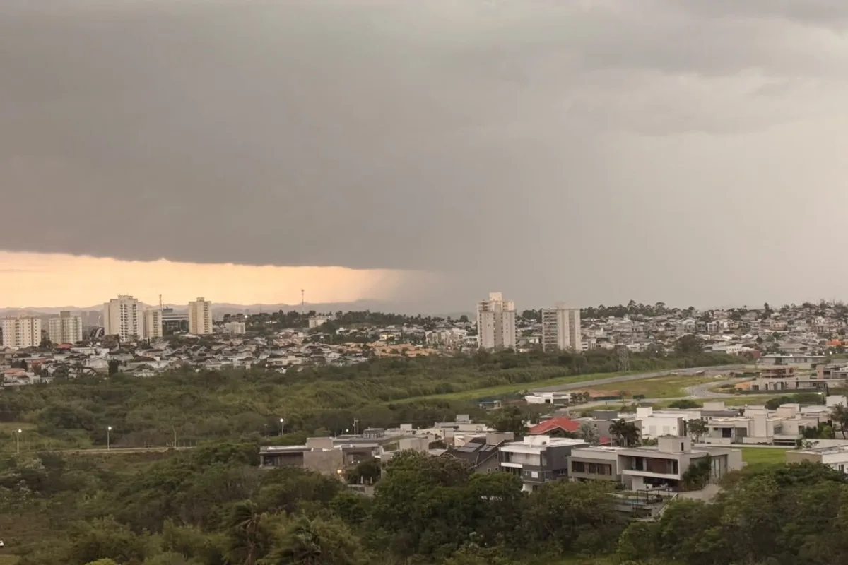 Vale do Paraíba tem previsão de temporais e queda nas temperaturas neste fim de semana; confira