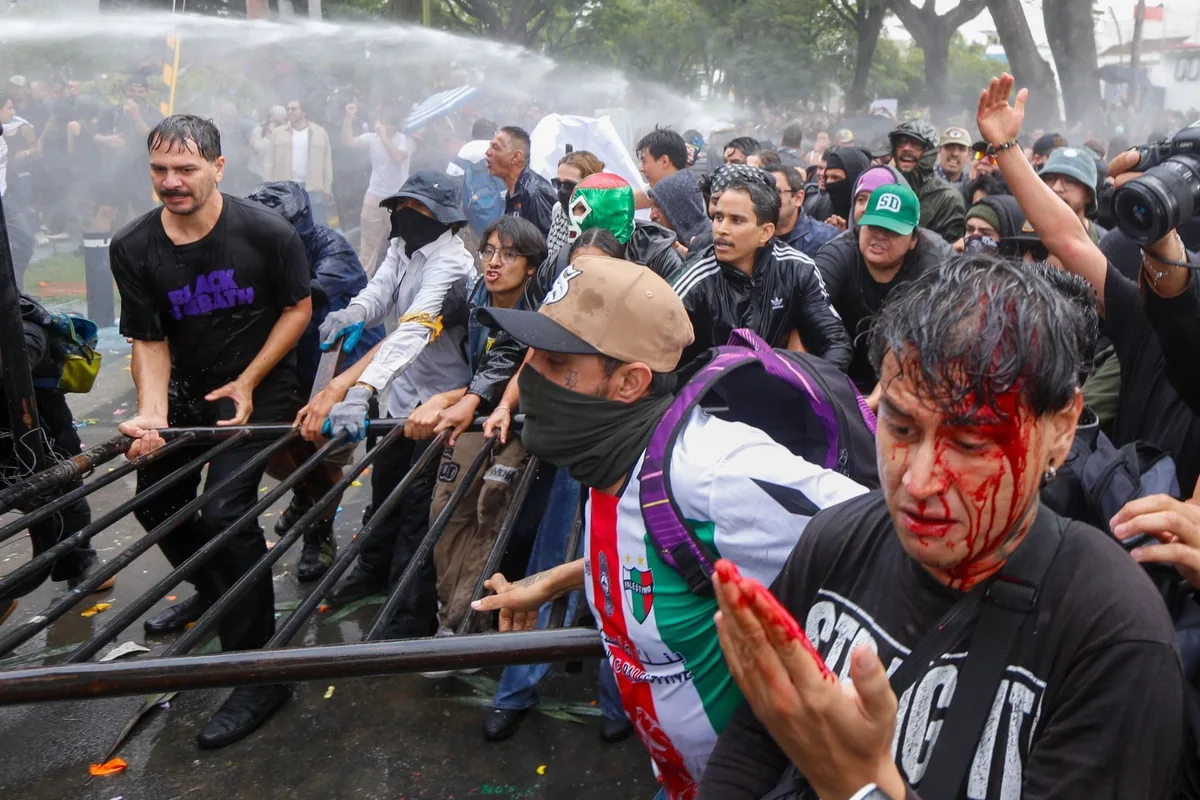 ‘Antes que gobernador, soy humano’: Lemus reconoce abusos de autoridad contra manifestantes en Jalisco