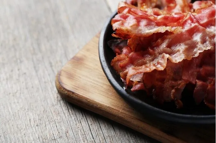 Paraná é o estado que mais pede bacon no delivery, aponta aiqfome