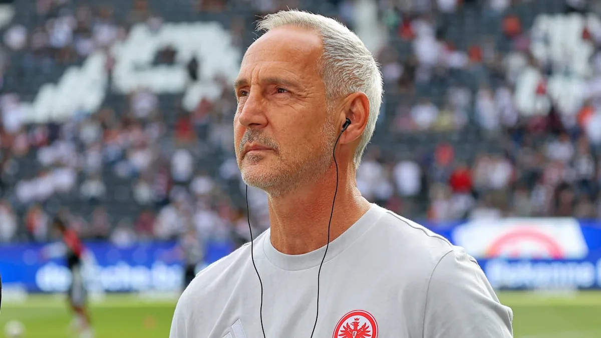 Nach Hütters Anführer-Rüge - ER spricht plötzlich wie ein Eintracht-Kapitän
