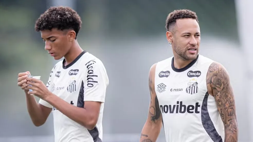Filho de Robinho pode deixar o Santos e estrear no futebol europeu