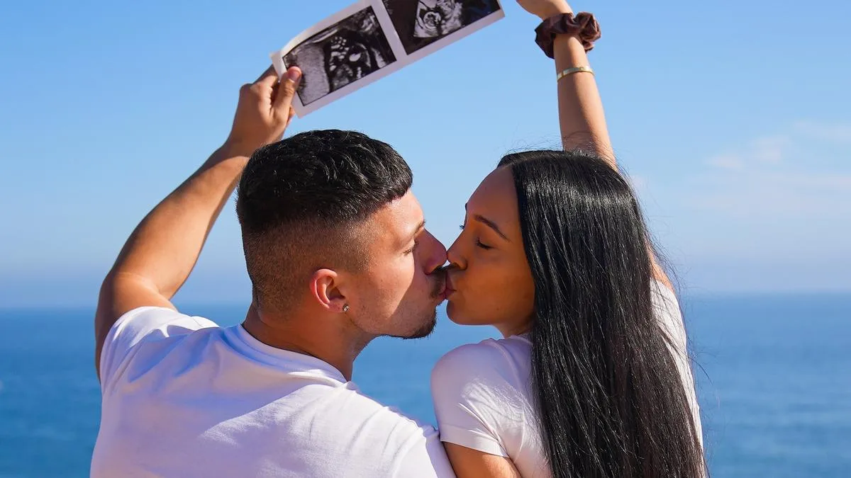 Scarlet Vas: Former Neighbours star expecting second child with step brother and husband Tayo Ricci