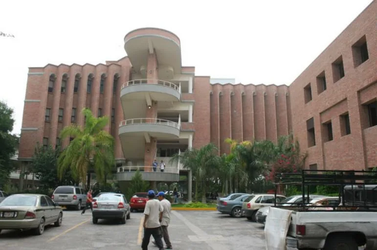 Ataca alumno a compañera en la Universidad La Salle Laguna; la envía al hospital