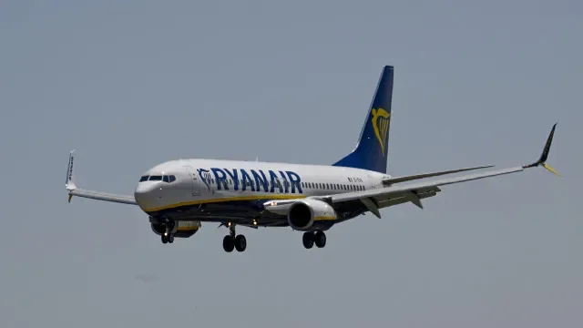 Passageira leva piloto a regressar ao Porto após "perturbar" voo