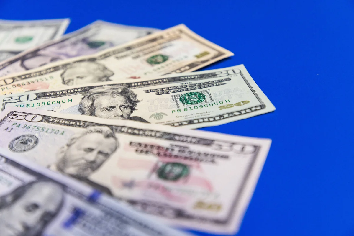 A relação entre câmbio e juros reais