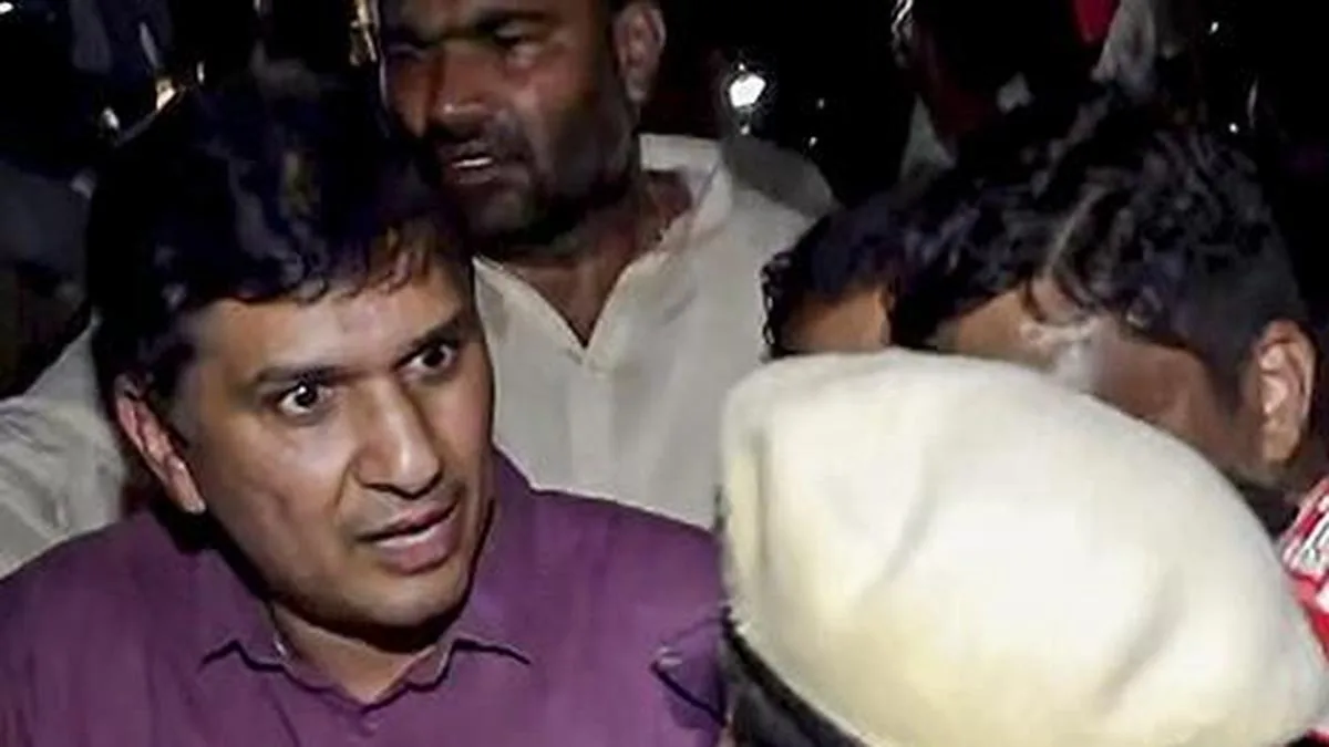 AAP Delhi chief files complaint over 'life-threatening' assault by police during protest