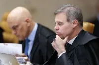 Flávio tenta “colar” desgaste de Alexandre de Moraes em Lula