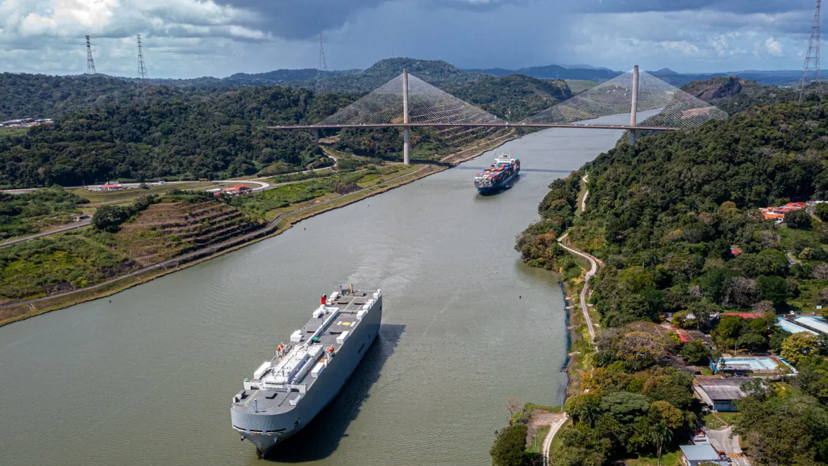 Le trafic va passer de 36 à 32 navires par jour à partir de septembre: le canal de Panama réduit sa capacité quotidienne face à l'ampleur du phénomène climatique El Niño, qui réduit les précipitations