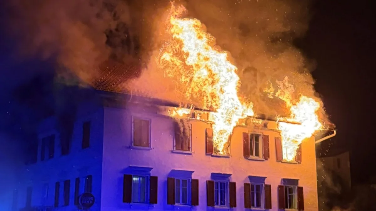 Fünf Vermisste und acht Verletzte nach Brand in Wohngebäude in der Schweiz