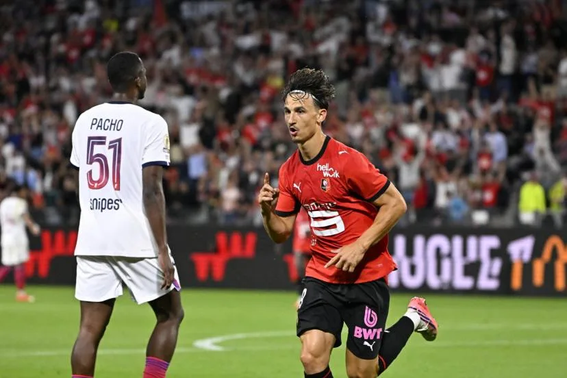 Talonnade, centre parfait et Estéban Lepaul à la conclusion : le deuxième but de Rennes face au PSG en vidéo
