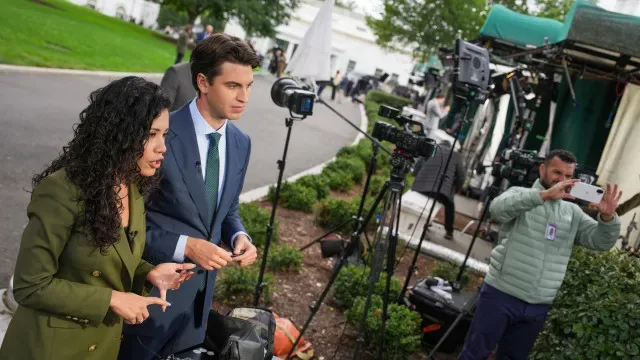 Juiz prolonga acesso de CNN, MSNBC e Politico à Casa Branca