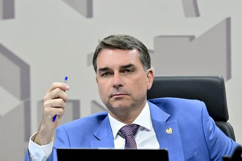 O alerta e a lição que Flávio tirou o avanço de Cury