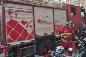 Bomberos de Caracas controlaron incendio en el Centro Comercial San Martín
