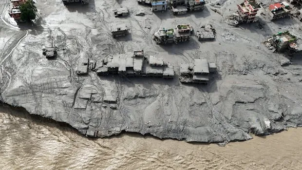 Rescue teams search for hundreds of missing in Nepal, Tibet, including Canadians