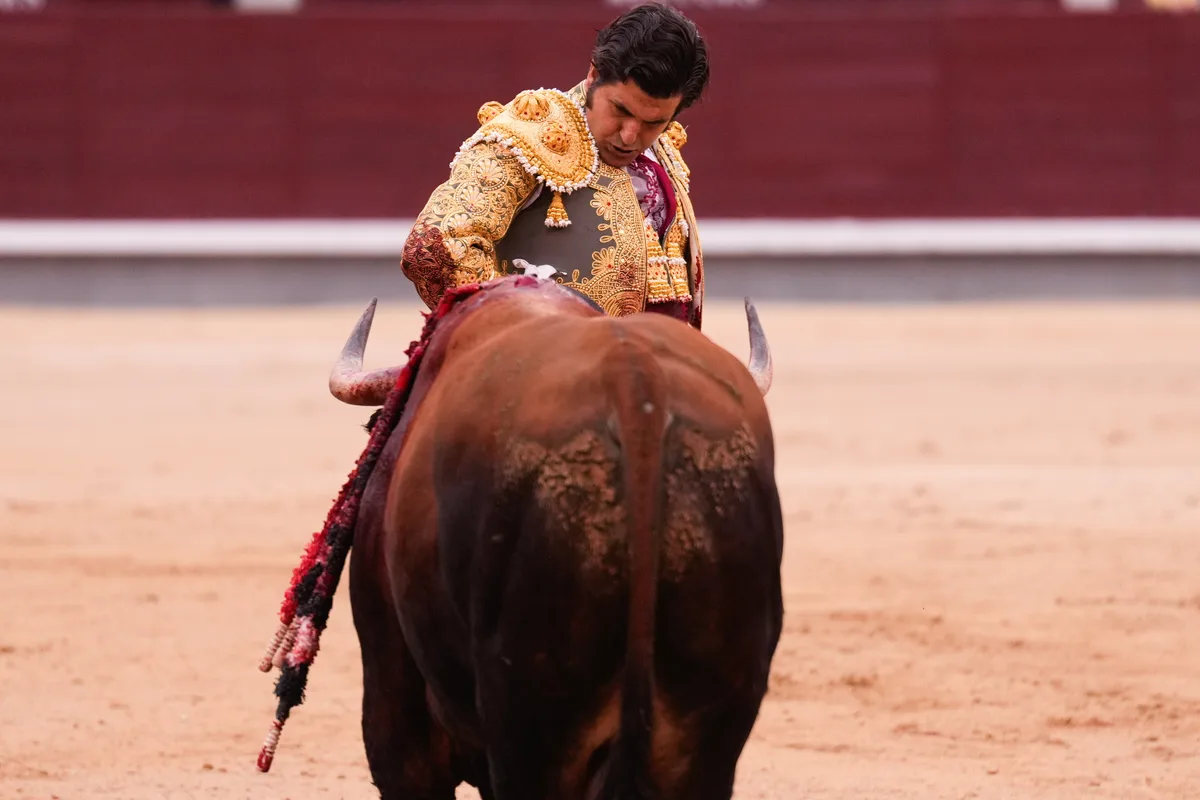 La grandeza de Morante sale intacta entre los saboteadores y la mala suerte en su vuelta a Madrid