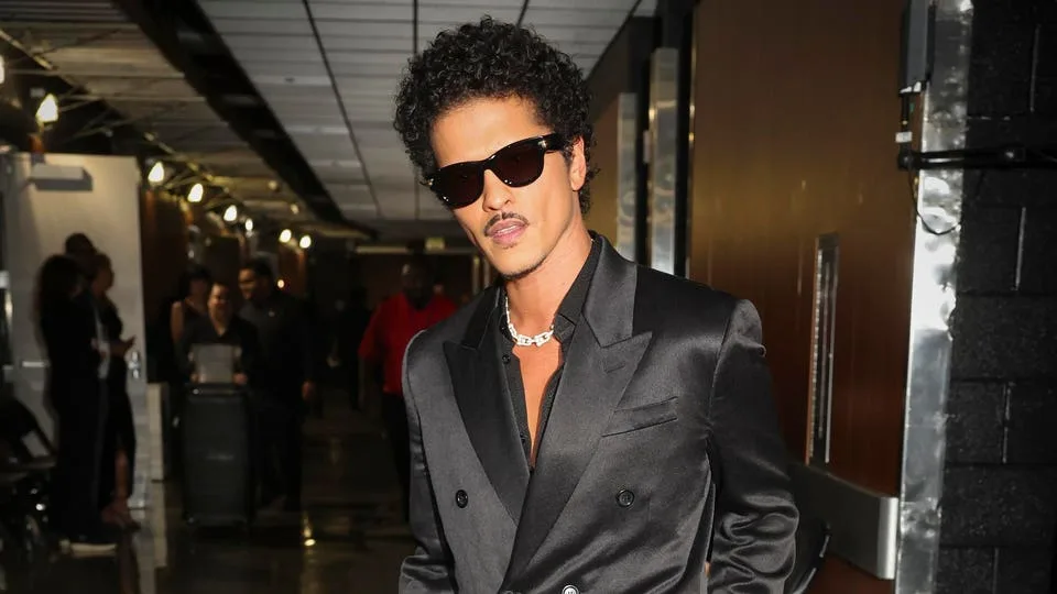 Bruno Mars Ties A Historic Record With His Biggest R&B Smash