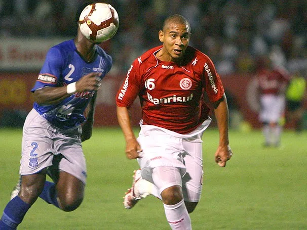 Atacante Walter, ex-Internacional e Fluminense, é confirmado por clube da 2ª divisão do Paraibano