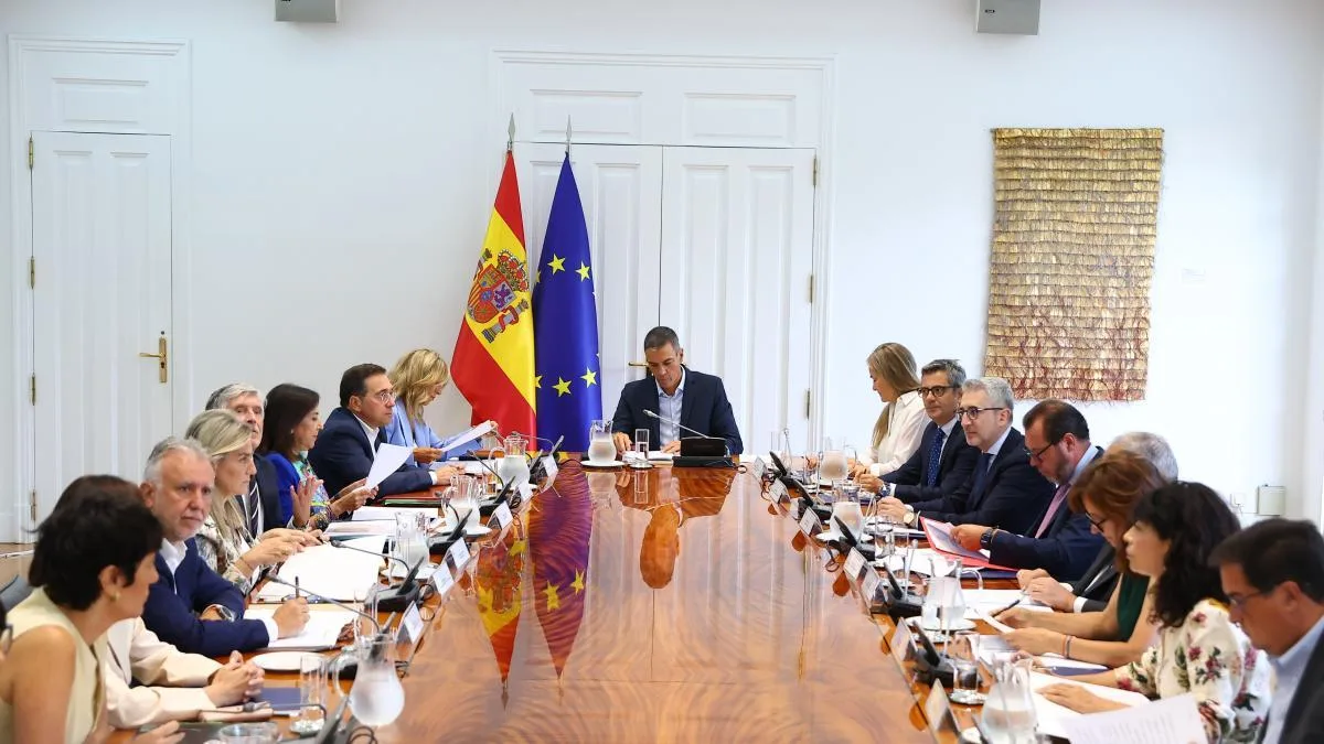 Los ministros Albares, Grande-Marlaska y Saiz comparecen sobre la crisis de Ceuta, en directo