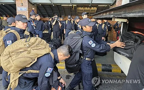 [속보] '네팔 파견' 한국구호대, 오늘 수색 숙영지로 출발