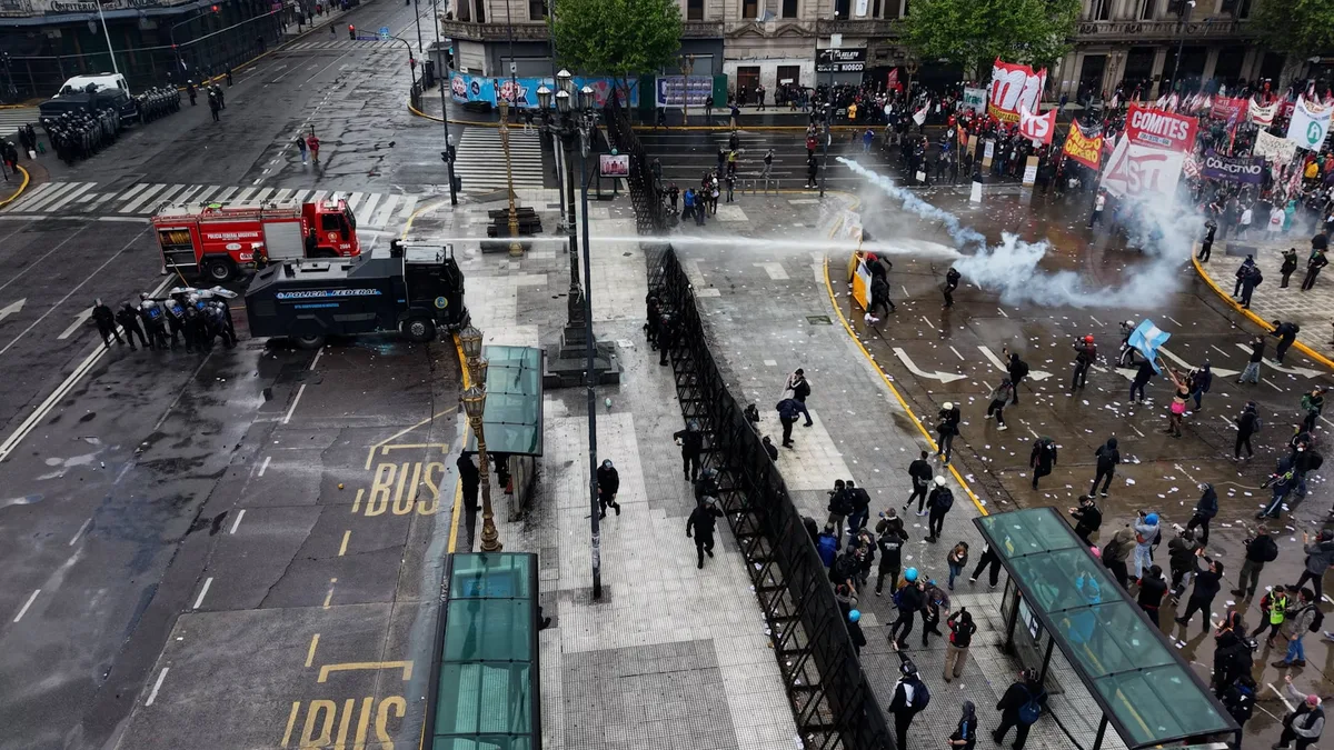 El gobierno porteño afirmó que reparar los destrozos en el Congreso costará 90 millones de pesos
