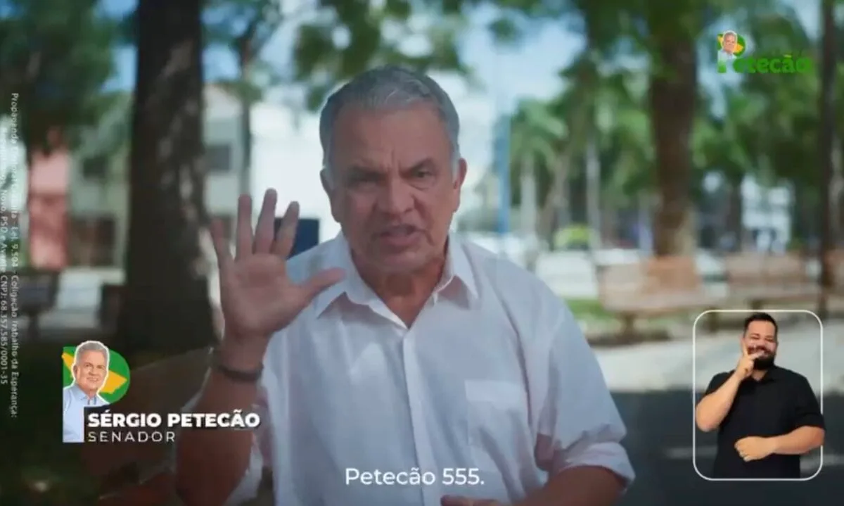 “Acreano do pé rachado”: Petecão resgata trajetória em estreia eleitoral na TV